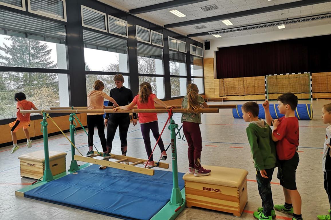 Wir turnen - Ganztagesangebot an der Grundschule Dürmentingen Wir turnen - Ganztagesangebot an der Grundschule Dürmentingen